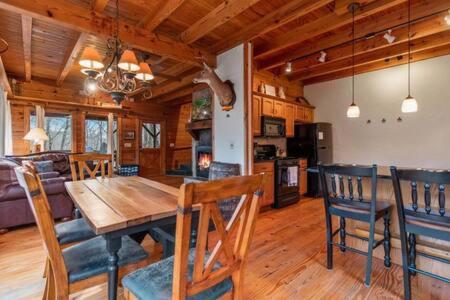 Family Fun-Relax-Mtn View-Game Rm-Hottub Villa Blue Ridge Luaran gambar